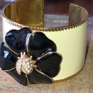 Vintage stella & dot stunning enamel cuff bracelet with a bejeweled lady bug!